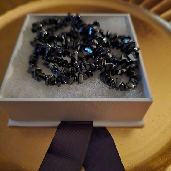 HEMATITE CRYSTAL GEMSTONE NECKLACE - Picture 3 of 4